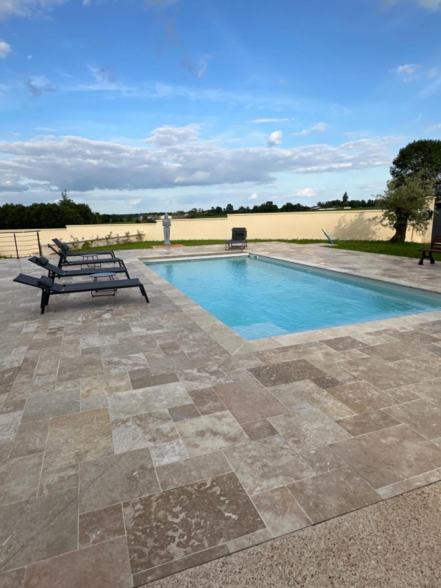 Dynastie - Le Repaire De Maltus "Gites & Spa" Lussac  Exterior photo