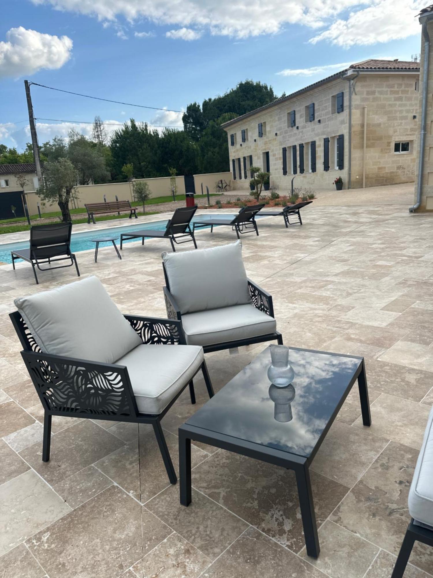 Dynastie - Le Repaire De Maltus "Gites & Spa" Lussac  Exterior photo